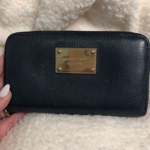 Michael Kors Navy Wallet/Wristlet 💙
